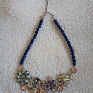 Lia Sophia 8 in silver floral statement necklace